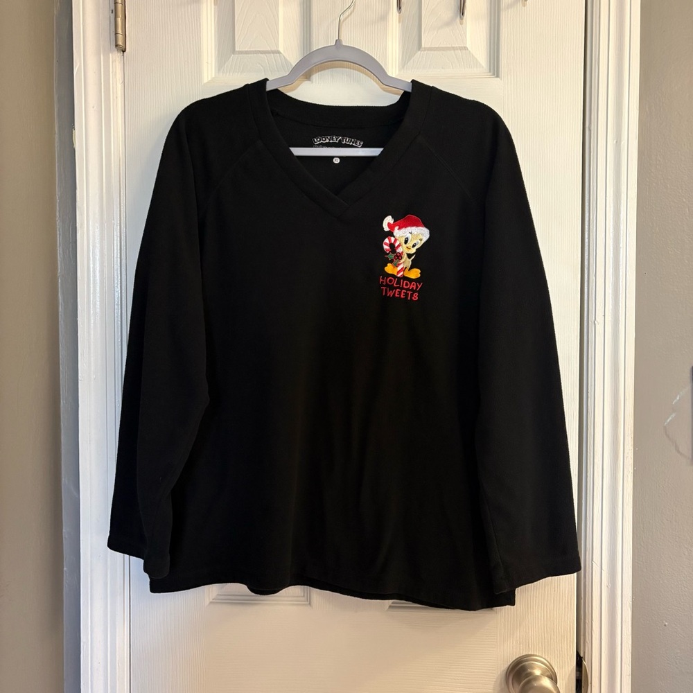 Loony Tunes Tweety Christmas Long Sleeve Black Fleece Shirt Size XL.